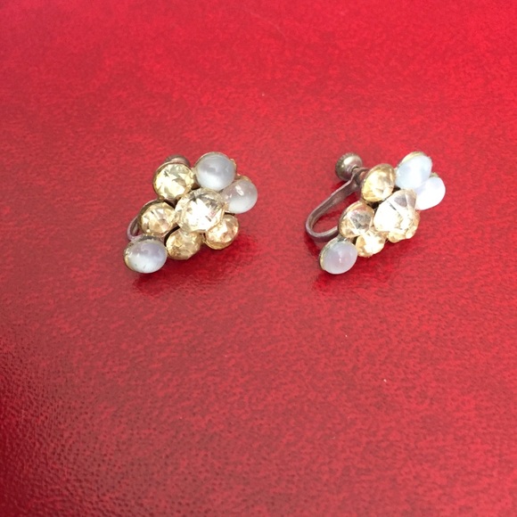 Vintage Rhinestone Screw Back Earrings - Picture 4 of 4